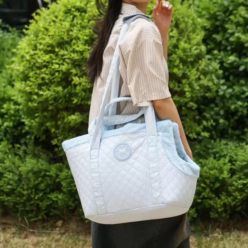 Capacity Fashionable Small Pet Carriers Breathable Soft Cushion Portable Lightweight Travel Tote for Cats Rabbit Puppy