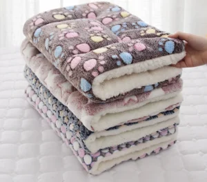 Coral Fleece Soft Fluffy Warm Pet Mat Dog Cat Blanket for Little Dogs on Pet Beds