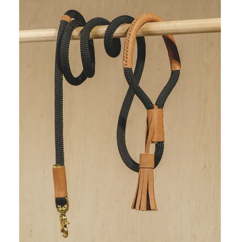 Dog Leash Harness Collar Set New Style Custom Polyester Custom Dog Leash Dog Rope Leash With Leather Hand Guard