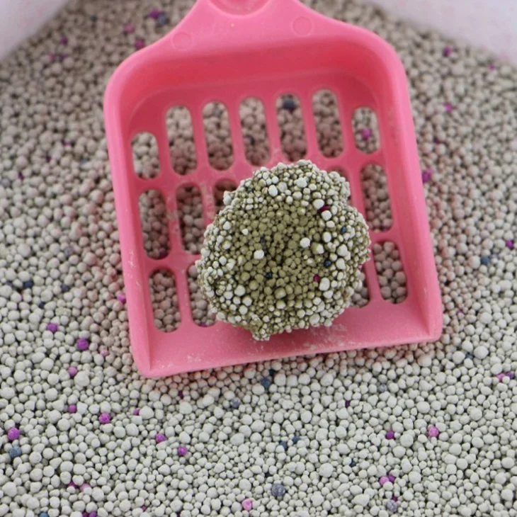 Easy Clean Clumps Bentonite Natural Scented Cat Litter