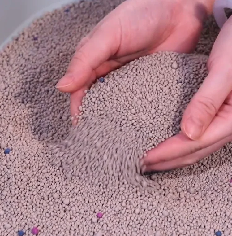 Factory Price 100% Natural Bentonite Cat Litter Fast Clumping Rock Hard Clumps Enhanced Odor Lock Dust Free Custom Litter