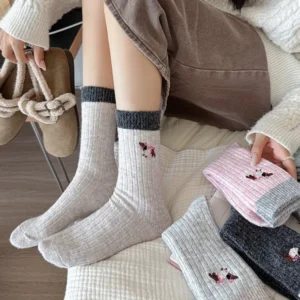 Fashion Cute Dog Winter Knitted Eco-Friendly Casual Women’s Cotton Crew Socks Custom Daily Use
