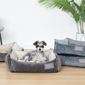 Good Quality Eco Friendly Faux Fur Square Winter Solid Fashion Portable Pet Bed Cave for Cats and Dogs