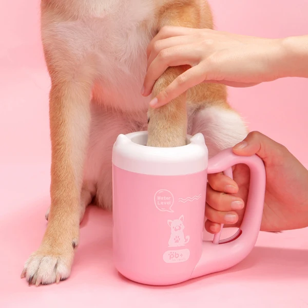 Manufacturer New Products Soft Brush Dog Portable Pet Cleaning Paw Cleaner Cup