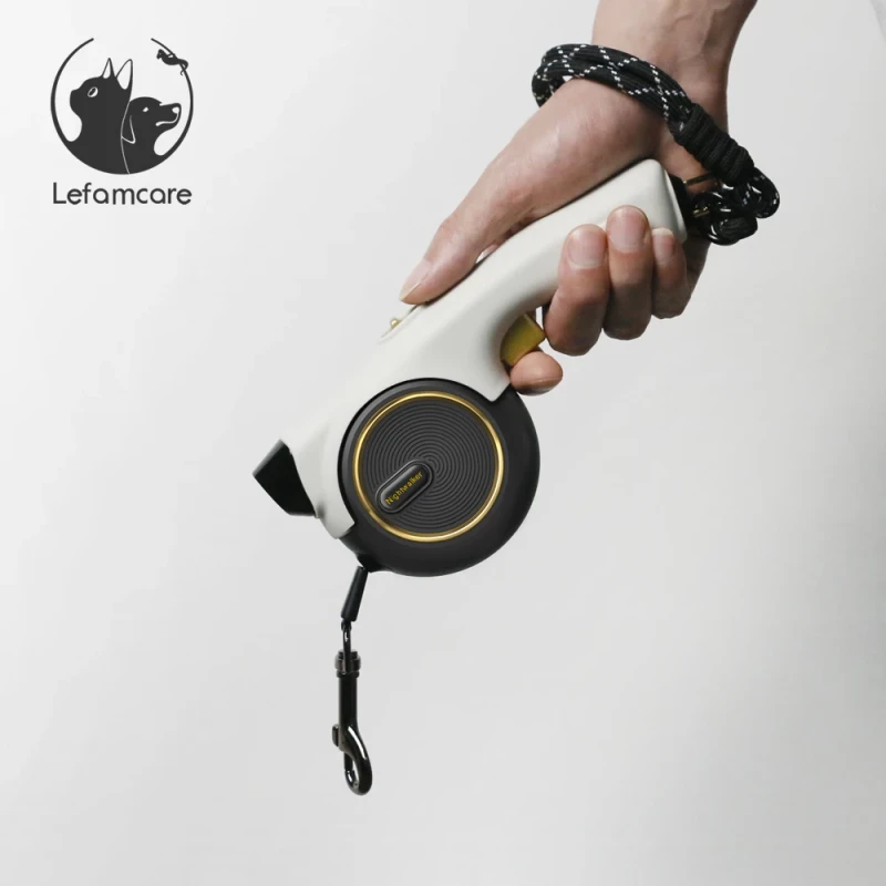 Night Safe Retractable and Reflective Nylon Pet Leash 13 Ft 4 m with Built In LED Quick Lock Brake Hands Free Wrist Strap